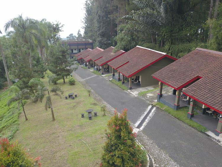 Surya Hotel & Resort Baturraden Εξωτερικό φωτογραφία