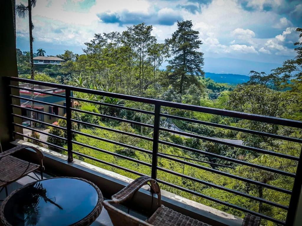 Surya Hotel & Resort Baturraden Εξωτερικό φωτογραφία